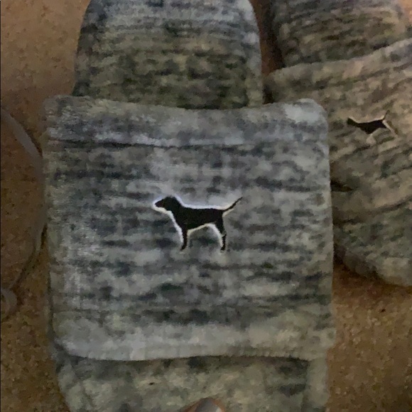 PINK slippers - Picture 3 of 4